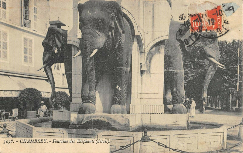 Carte postale ancienne Chambery Fontaine Des Elephants