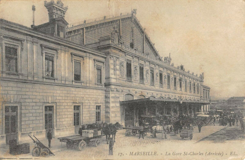 Carte postale ancienne Marseille La Gare Saint Charles Arrivee à Arles