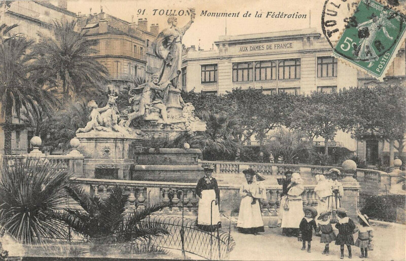 Carte postale ancienne Toulon Monument De La Federation à Toulon
