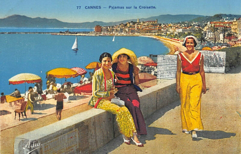 Carte postale ancienne Cannes Pyjamas Sur Croisette à Cannes