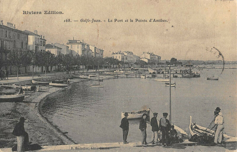 Carte postale ancienne Golfe Juan Le Port Et La Pointe D'Antibes à Antibes