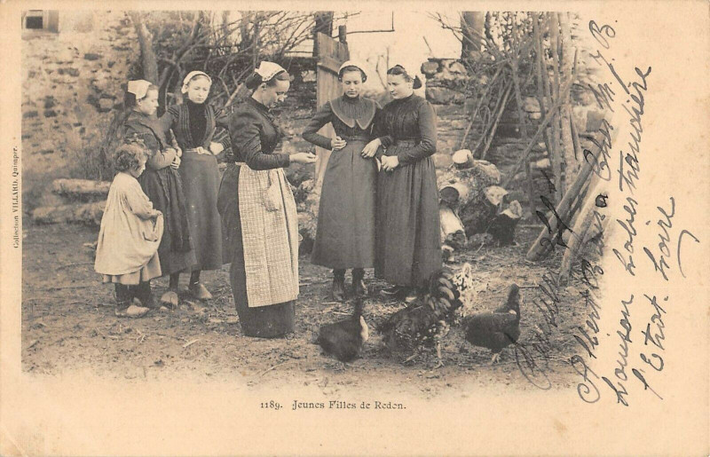 Carte postale ancienne Jeunes Filles De Redon à Redon