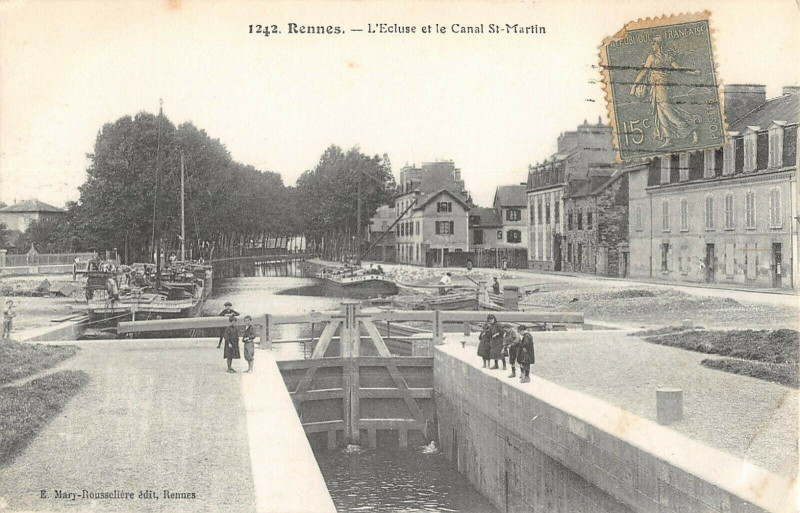 Carte postale ancienne Rennes L'Ecluse Et Le Canal Saint Martin à Rennes