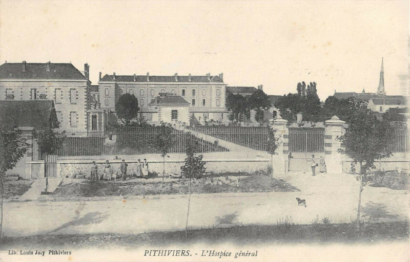 Carte postale ancienne Pithiviers L'Hospice General à Pithiviers