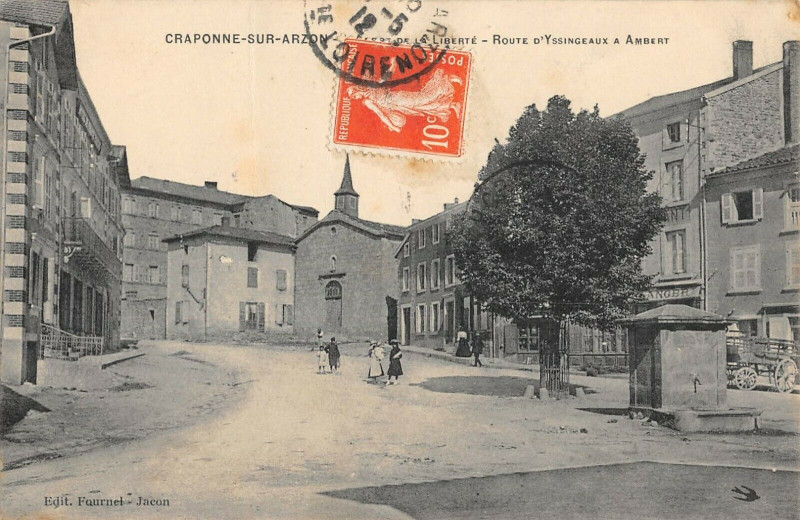Carte postale ancienne Craponne Sur Arzon Arbre De La Liberte Route D'Yssingeaux A Ambert (rare à Craponne-sur-Arzon