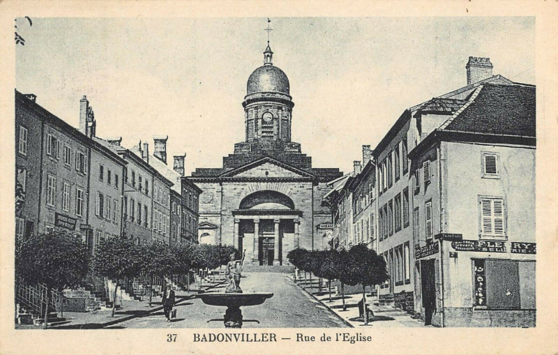 Carte postale ancienne Badonviller Rue De L'Eglise à Badonviller