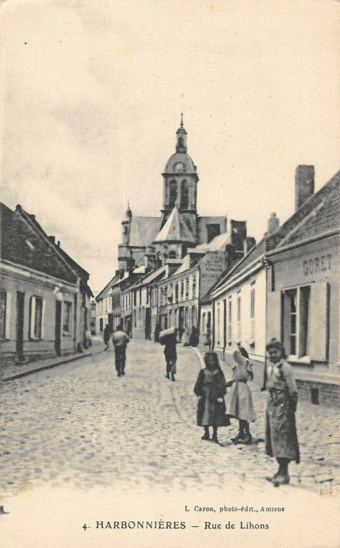 Carte postale ancienne Harbonnieres Rue De Lihons à Lihons