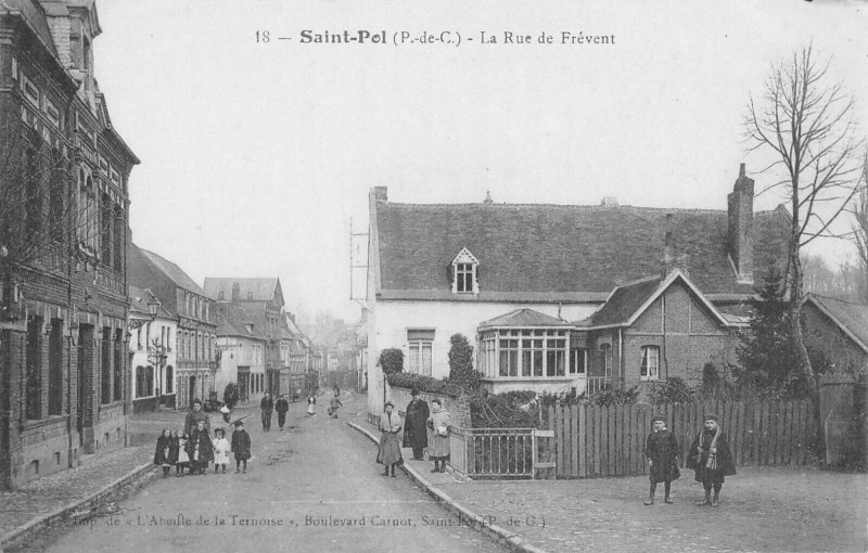 Carte postale ancienne Saint Pol La Rue De Frevent