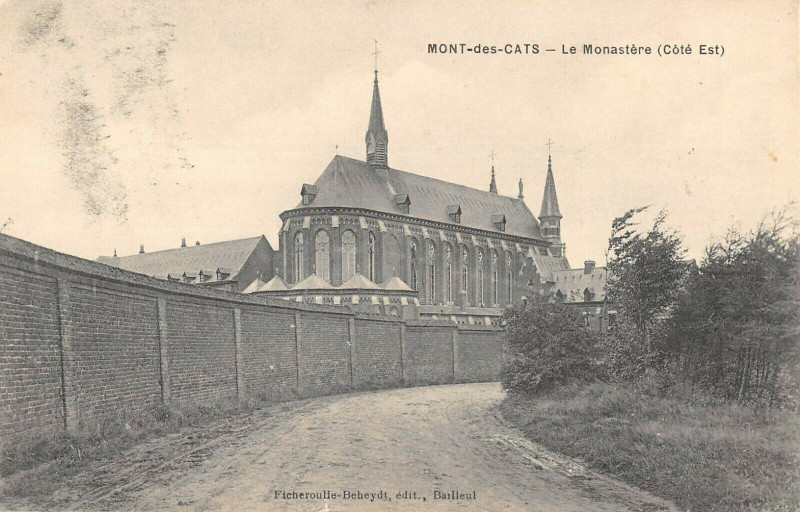Carte postale ancienne Mont Ds Cats Le Monastere Cote Est