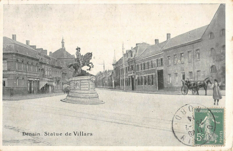 Carte postale ancienne Denain Statue De Villars à Denain