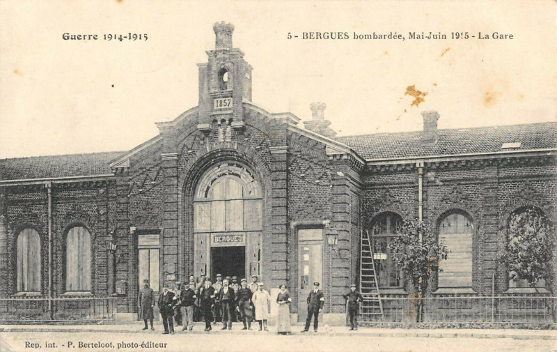 Carte postale ancienne Bergues La Gare à Bergues