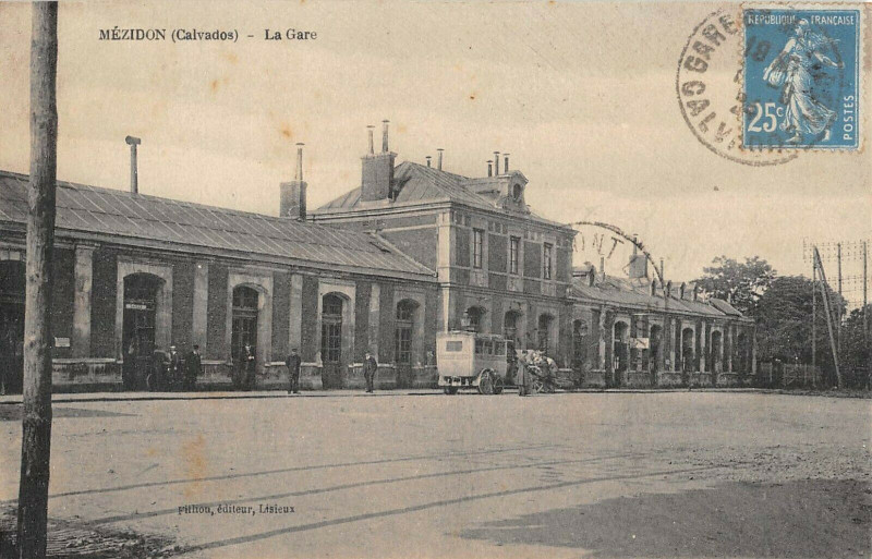 Carte postale ancienne Mezidon La Gare