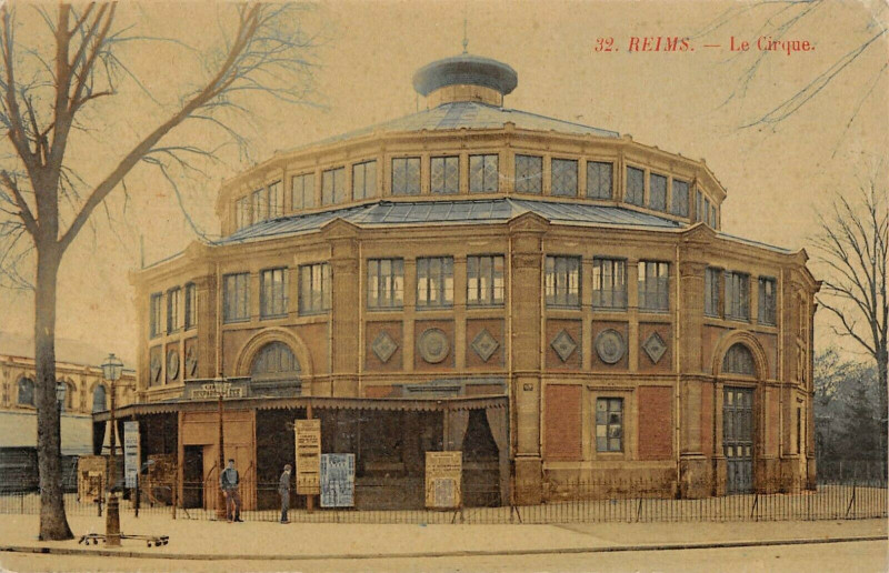 Carte postale ancienne Reims Le Cirque à Reims