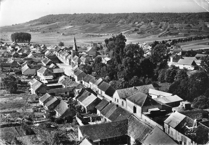 Carte postale ancienne Bergeres Les Vertus Vue Vers Cormont