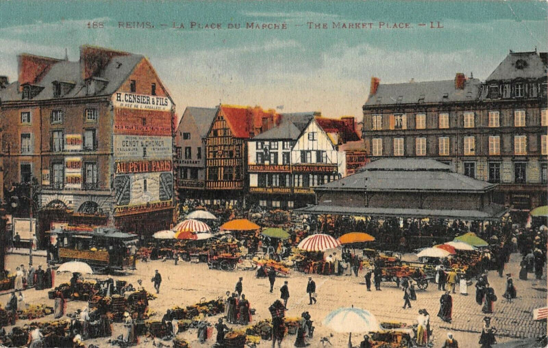 Carte postale ancienne Reims La Place Du Marche à Reims