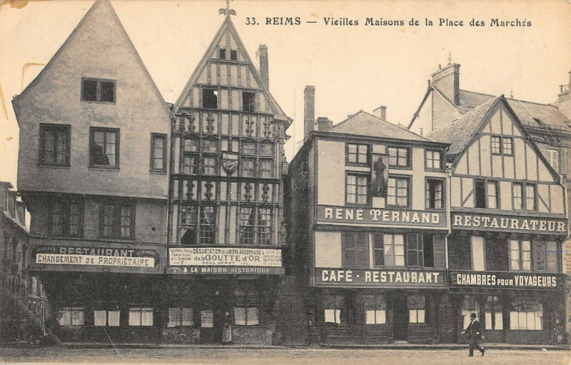 Carte postale ancienne Reims Vieilles Maisons De La Place Des Marches à Reims