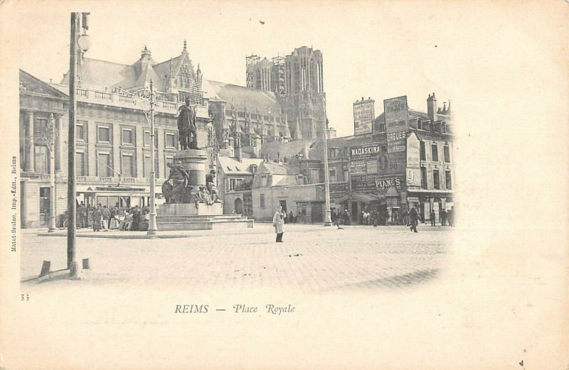 Carte postale ancienne Reims Place Royale à Reims