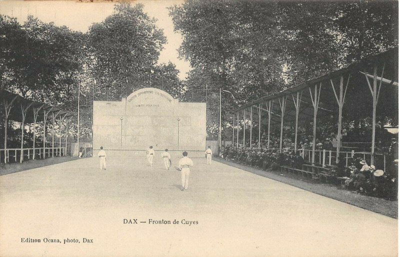 Carte postale ancienne Dax Fronton De Cuyes à Dax