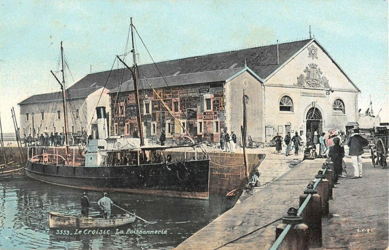 Carte postale ancienne Le Croisic La Poissonnerie au Croisic