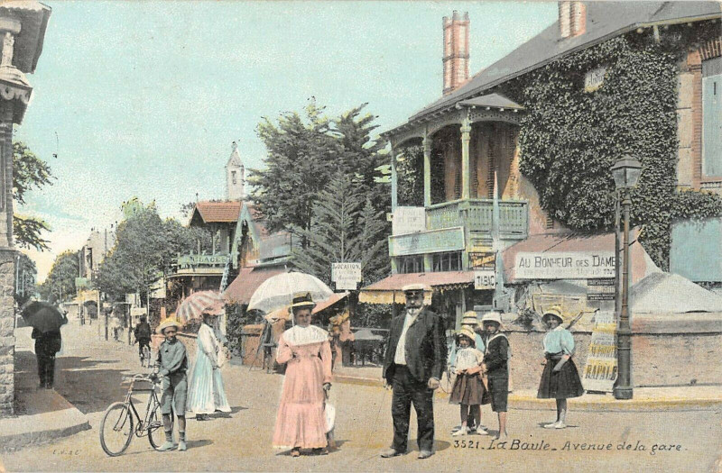 Carte postale ancienne La Baule Avenue De La Gare