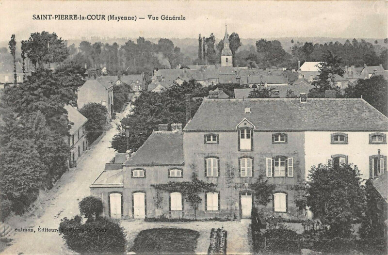 Carte postale ancienne Saint Pierre La Cour Vue Generale à Saint-Pierre-la-Cour