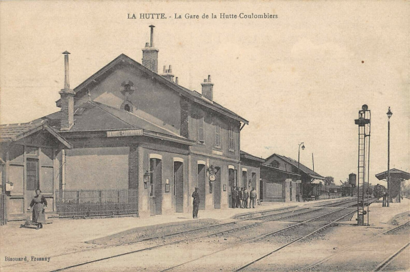 Carte postale ancienne La Hutte La Gare De La Hutte Coulombiers