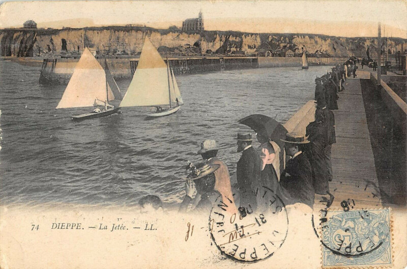 Carte postale ancienne Dieppe La Jetee à Dieppe