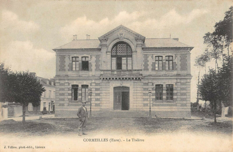Carte postale ancienne Cormeilles Le Theatre à Cormeilles