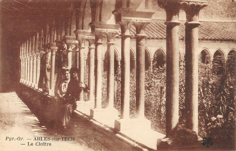 Carte postale ancienne Arles Sur Tech Le Cloitre à Arles-sur-Tech