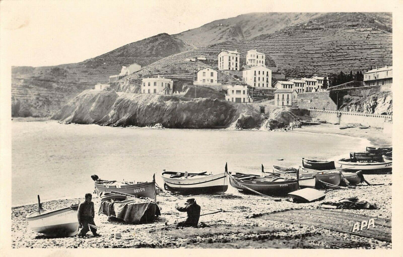 Carte postale ancienne Cerbere La Plage Lesvillas De La Route D'Espagne