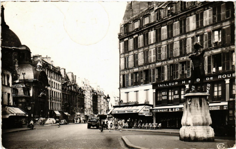 Carte postale ancienne Paris 4e Carrefour St. Antoine. Tournelles et Statue à Paris 4e