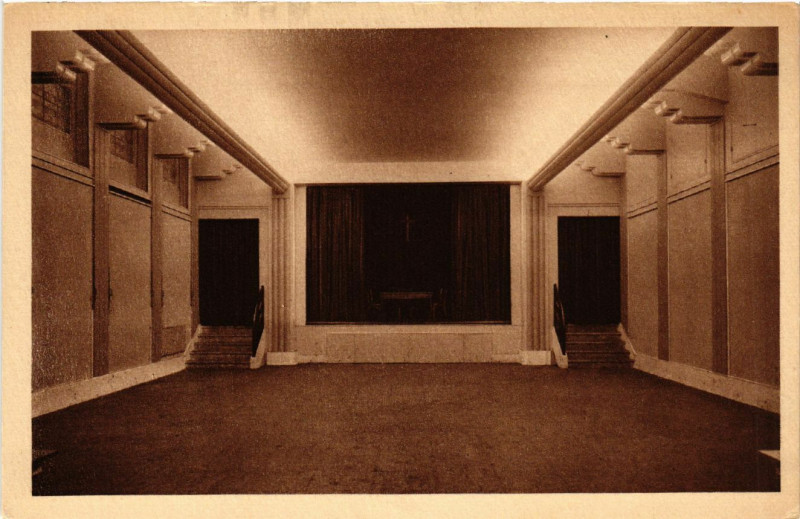 Carte postale ancienne Paris 4e Ecole Massillon. Salle de Conference à Paris 4e