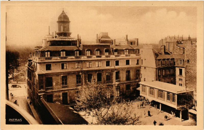 Carte postale ancienne Paris 4e Ecole Massillon. Façade nord à Paris 4e