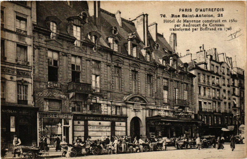 Carte postale ancienne Paris d'autrefois 4e Rue St. Antoine. Hotel de Mayenne à Paris 4e
