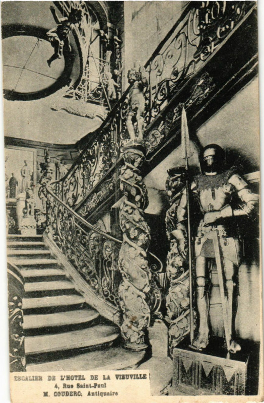 Carte postale ancienne Paris 4e rue St. Paul. Escalier de l'Hotel de la Vieuville à Paris 4e