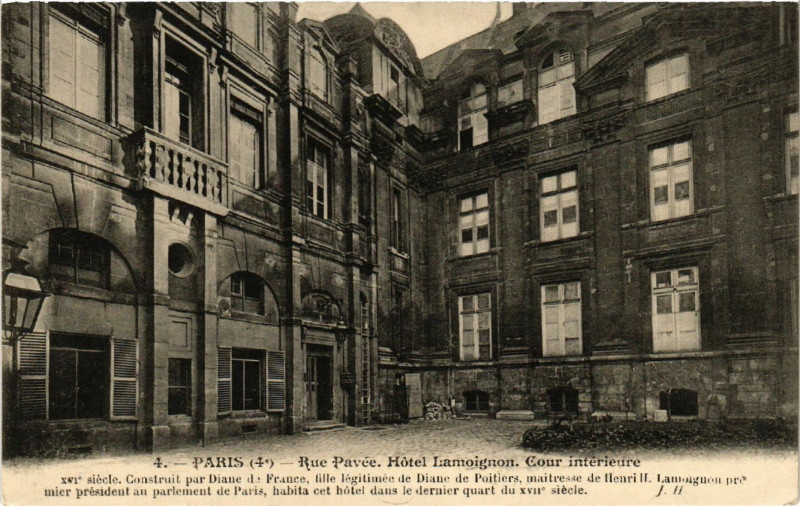Carte postale ancienne Paris 4e rue Pavée. Hotel Lamoignon à Paris 4e