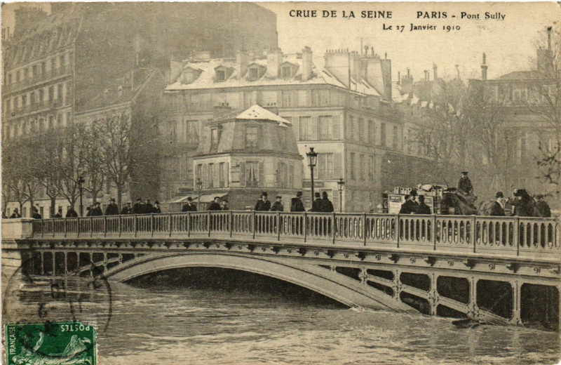 Carte postale ancienne Paris 4e Crue de la Seine. Pont Sully à Paris 4e