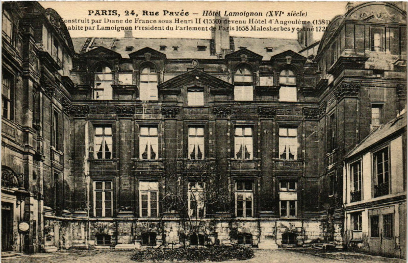 Carte postale ancienne Paris 4e rue Pavée. Hotel Lamoignon à Paris 4e