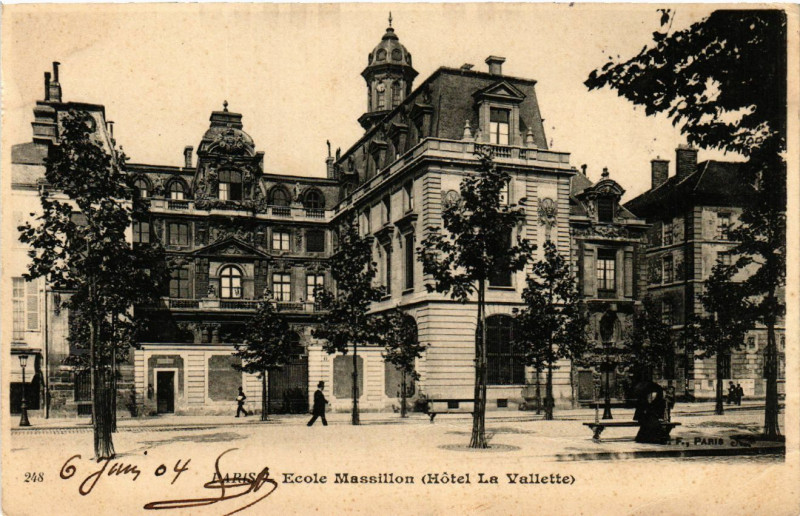 Carte postale ancienne Paris 4e Ecole Massillon. Hotel la Vallette à Paris 4e
