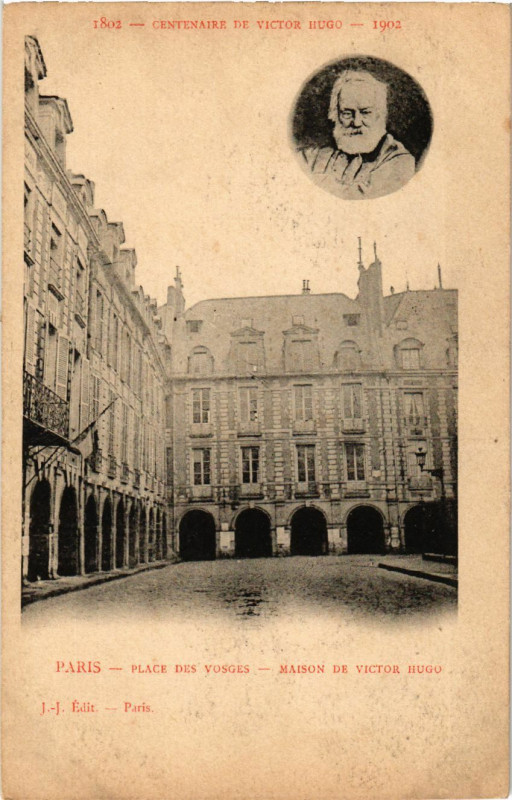 Carte postale ancienne Paris 4e Place des Vosges. Maison de Victor Hugo à Paris 4e