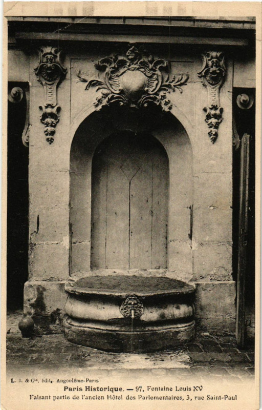 Carte postale ancienne Fontaine Louis XV - Faisant partie de l'ancien Hôtel des Parlementaires à Paris 4e