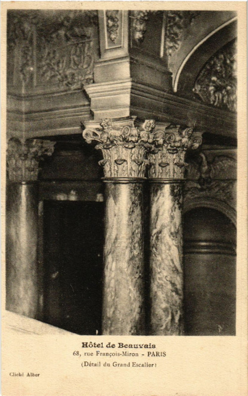Carte postale ancienne Paris 4e Rue Francois Miron. hotel Beauvais detail grand escalier à Paris 4e