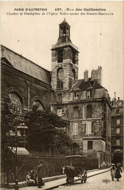 Carte postale ancienne Clocher et Presbytère de l'Eglise Notre-Dame des Blancs-Manteaux à Paris 4e