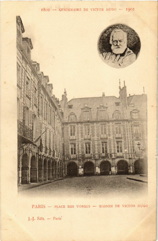 Carte postale ancienne Paris 4e Place des Vosges. Maison de Victor Hugo à Paris 4e