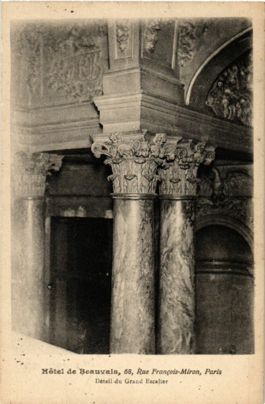 Carte postale ancienne Paris 4e Rue Francois Miron. hotel Beauvais detail grand escalier à Paris 4e