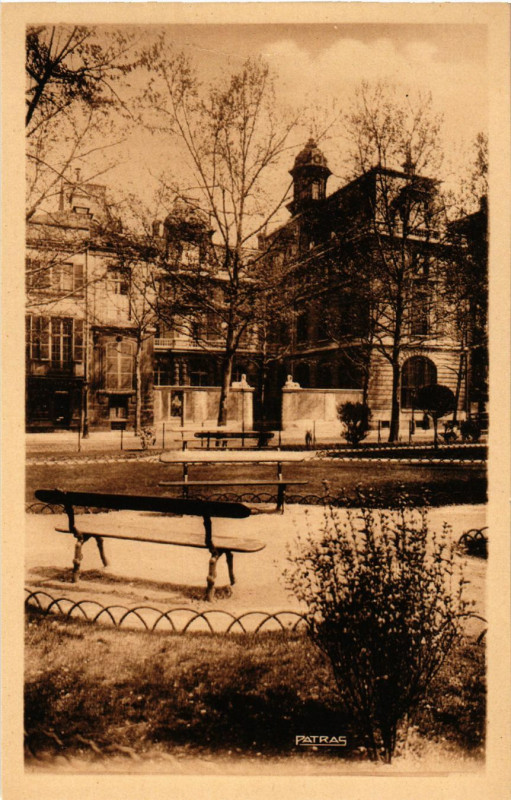 Carte postale ancienne Paris 4e Ecole Massillon. L'Entrée sur e quai à Paris 4e