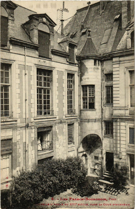Carte postale ancienne Paris 4e Les Francs-Bourgeois. Tourelle d'angle à Paris 4e