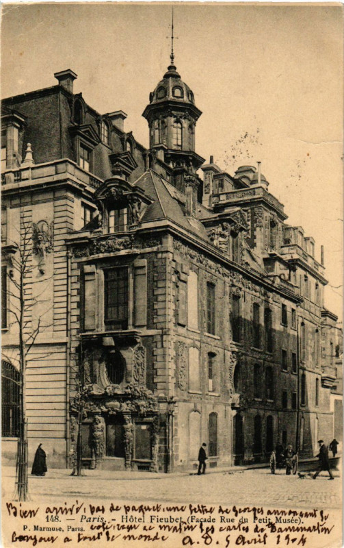 Carte postale ancienne Paris 4e Hotel Fleubert. Façade du du Petit Musée à Paris 4e