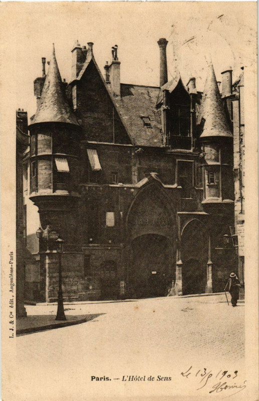 Carte postale ancienne Paris 4e Hotel de Sens à Paris 4e