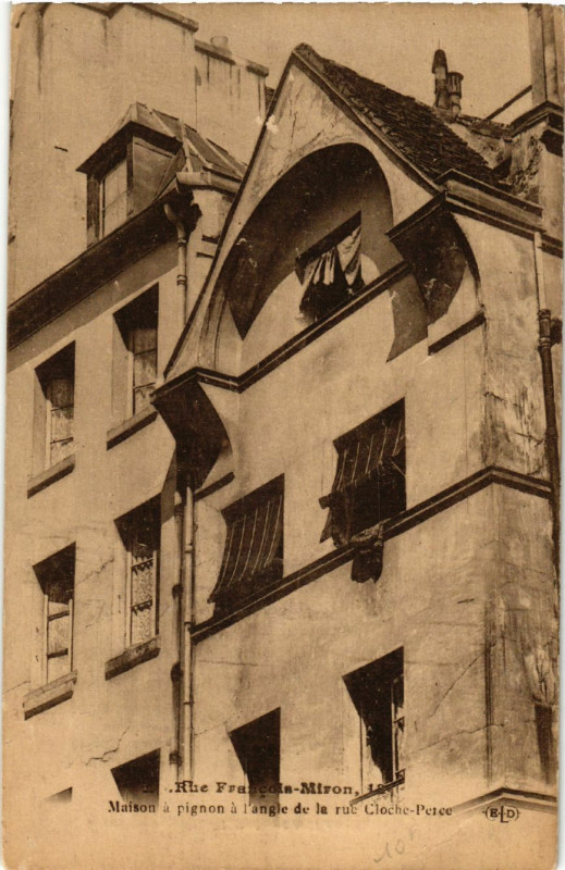 Carte postale ancienne Paris 4e Rue Francois Miron. Maison a pignon à Paris 4e